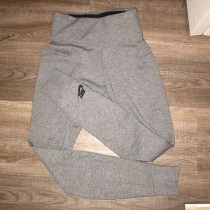 Nike essential leggings